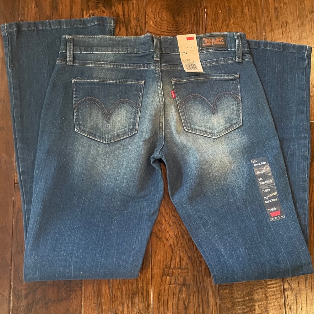 Women’s Levi’s 524 Bootcut Jeans size 7M/28 BNWT